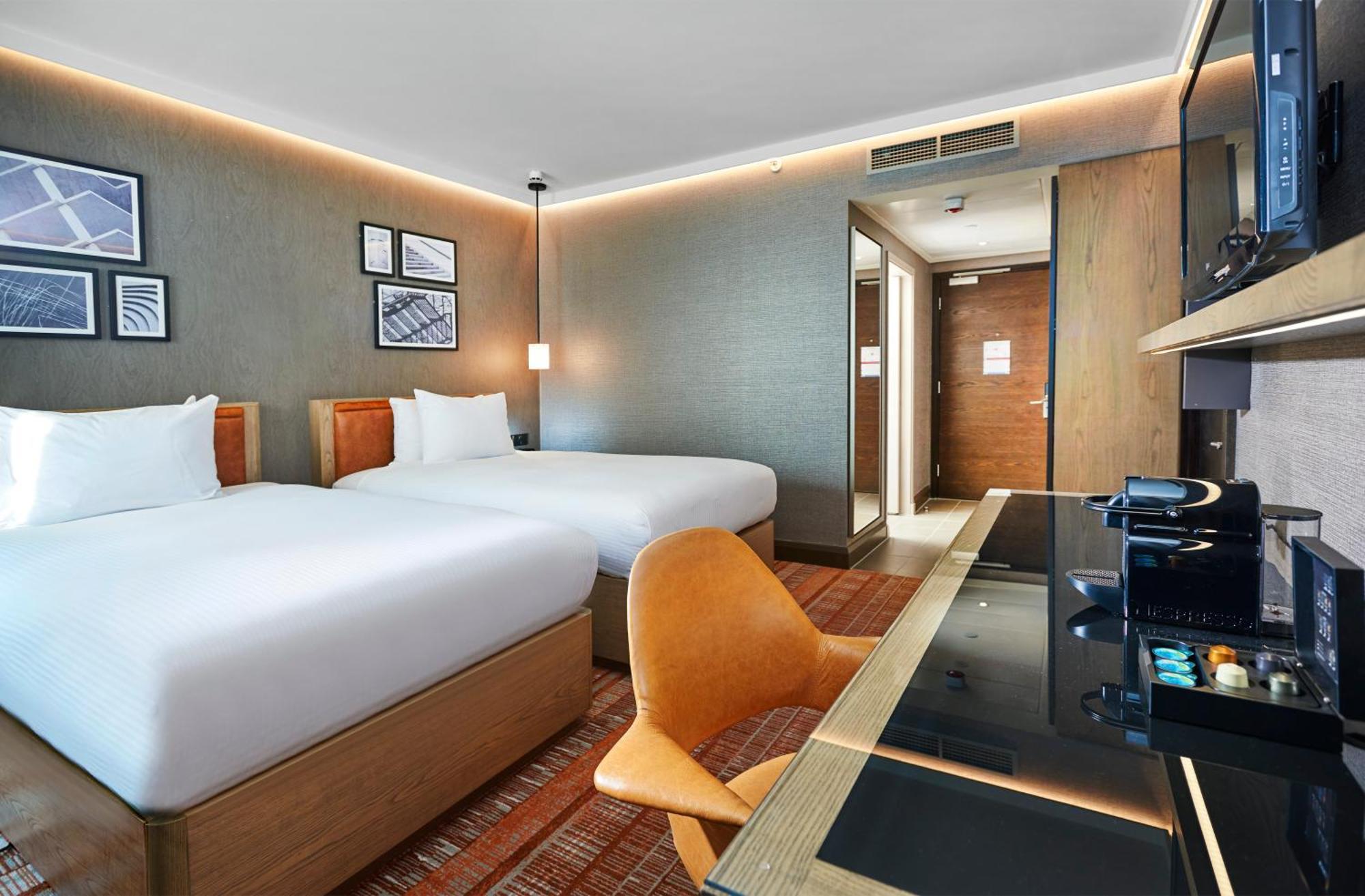 Hilton London Tower Bridge Hotel Стая снимка